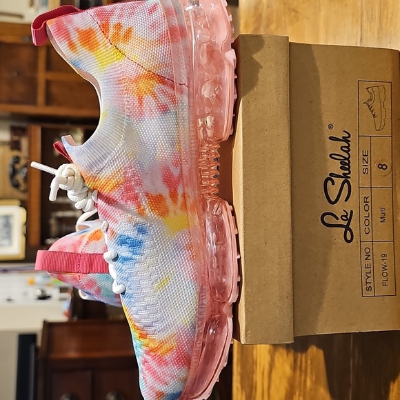 👟LA SHEELAH Multi-Color Sneakers_SIze 8 - New in Box!! - Picture 6 of 8
